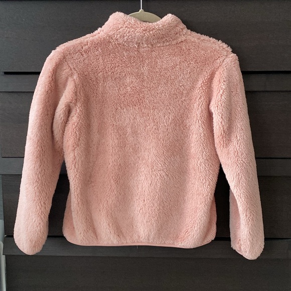 Uniqlo child’s pink fluffy zip up. Ages 9-10 in excellent condition - Picture 3 of 11